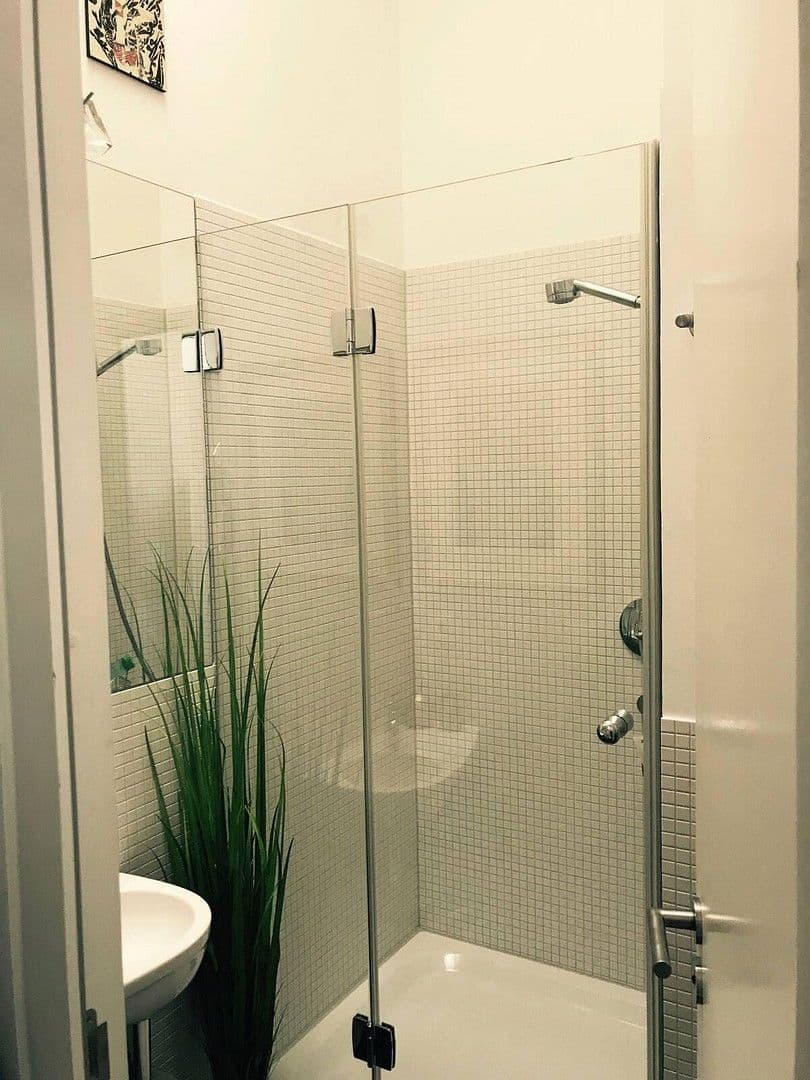 Pronájem bytu 3+1 139 m², Frankfurter Tor 4, Berlin, Berlín Pronájem bytu 3+1 139 m², Frankfurter Tor 4, Berlin, Berlín