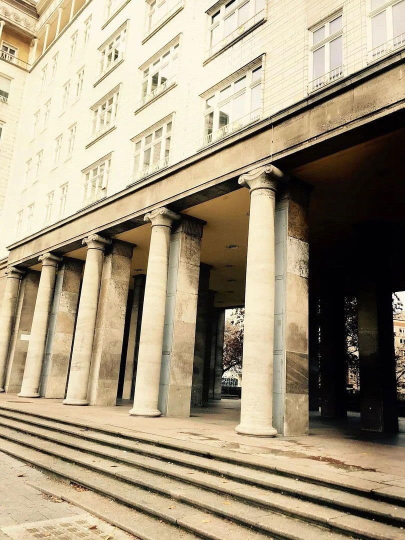 Pronájem bytu 3+1 139 m², Frankfurter Tor 4, Berlin, Berlín Pronájem bytu 3+1 139 m², Frankfurter Tor 4, Berlin, Berlín