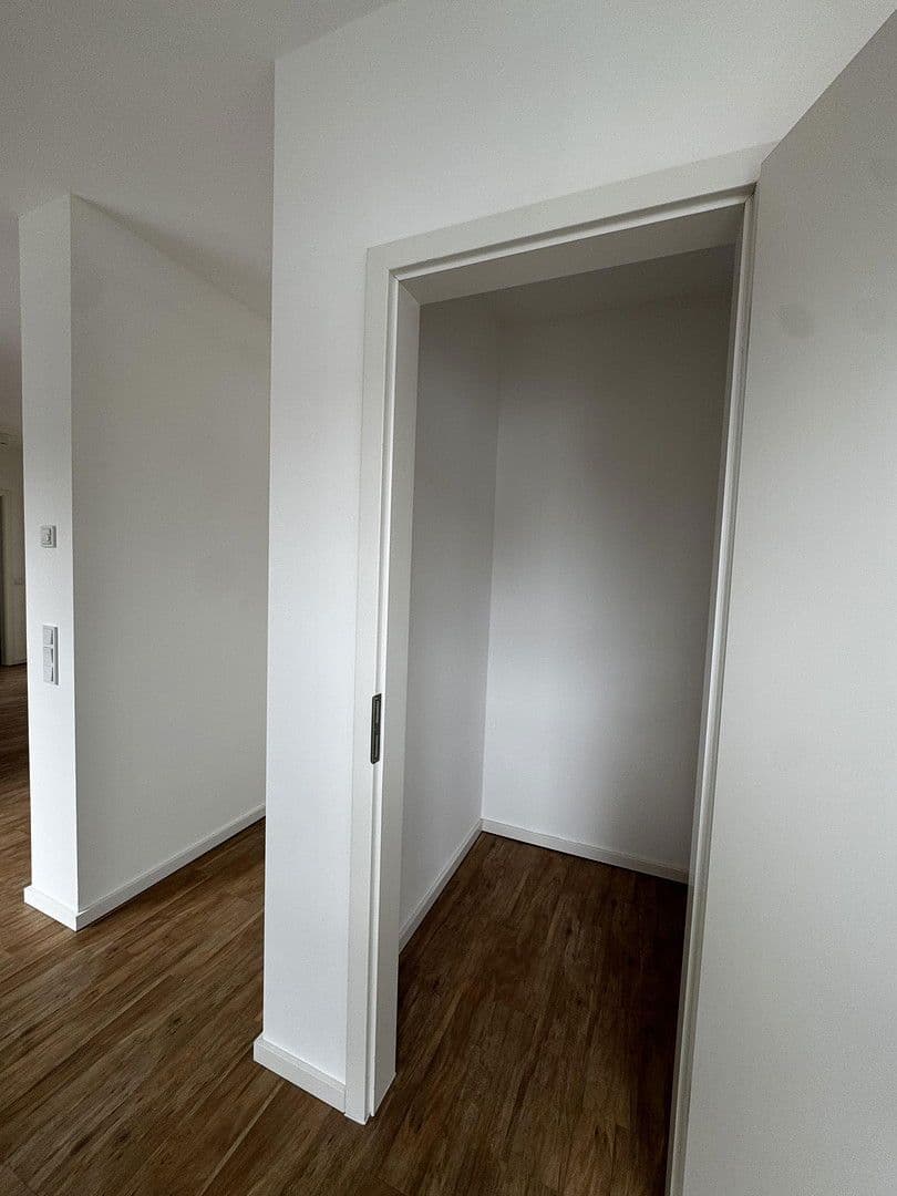 Pronájem bytu 3+1 97 m², Flakenstraße 24, Erkner, Braniborsko Pronájem bytu 3+1 97 m², Flakenstraße 24, Erkner, Braniborsko