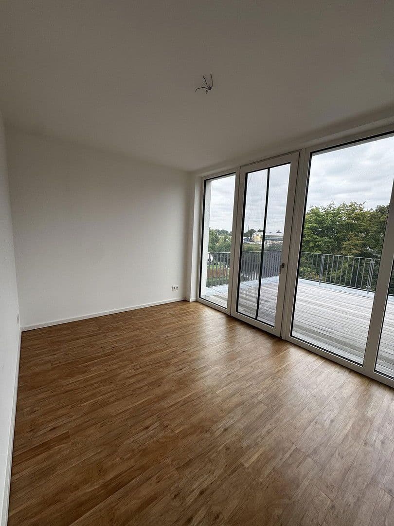 Pronájem bytu 3+1 97 m², Flakenstraße 24, Erkner, Braniborsko Pronájem bytu 3+1 97 m², Flakenstraße 24, Erkner, Braniborsko