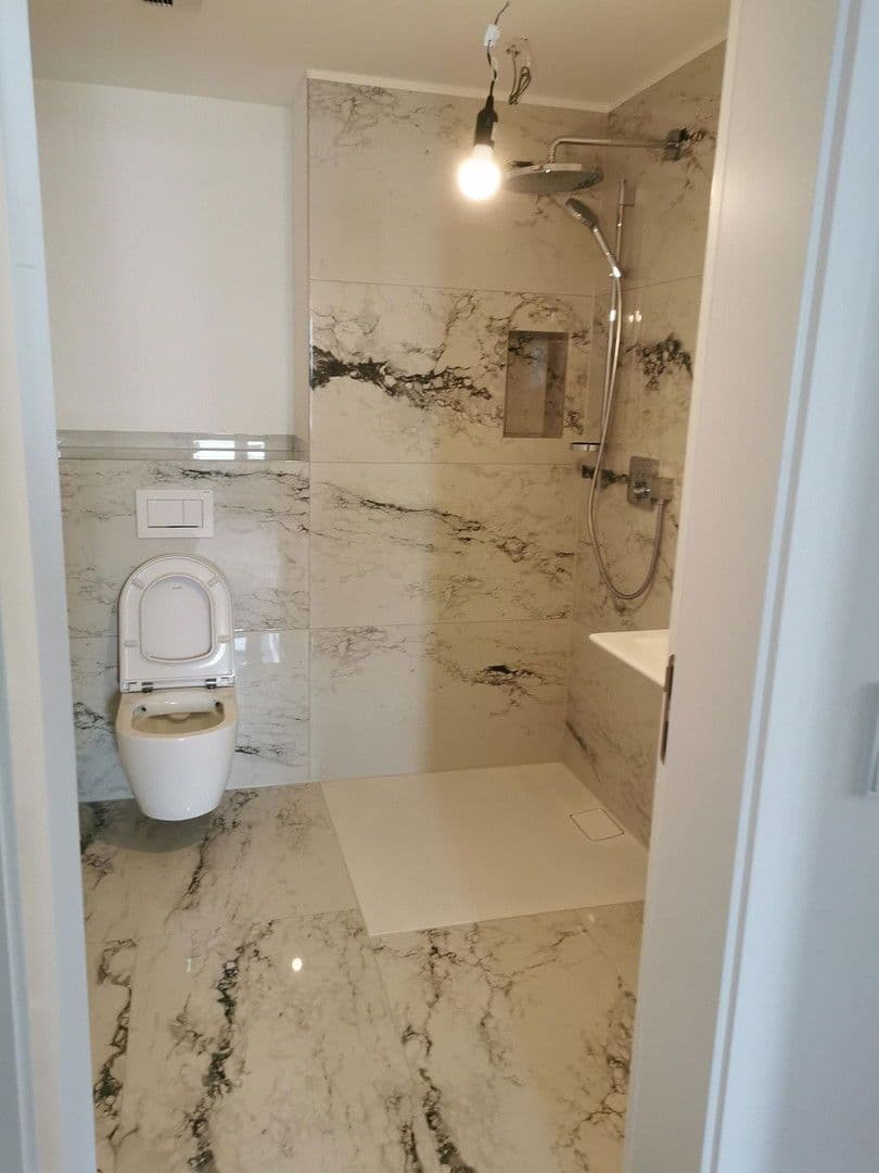 Pronájem bytu 5+1 173 m², Kronberger Strasse, Bad Soden am Taunus, Hessen Pronájem bytu 5+1 173 m², Kronberger Strasse, Bad Soden am Taunus, Hessen