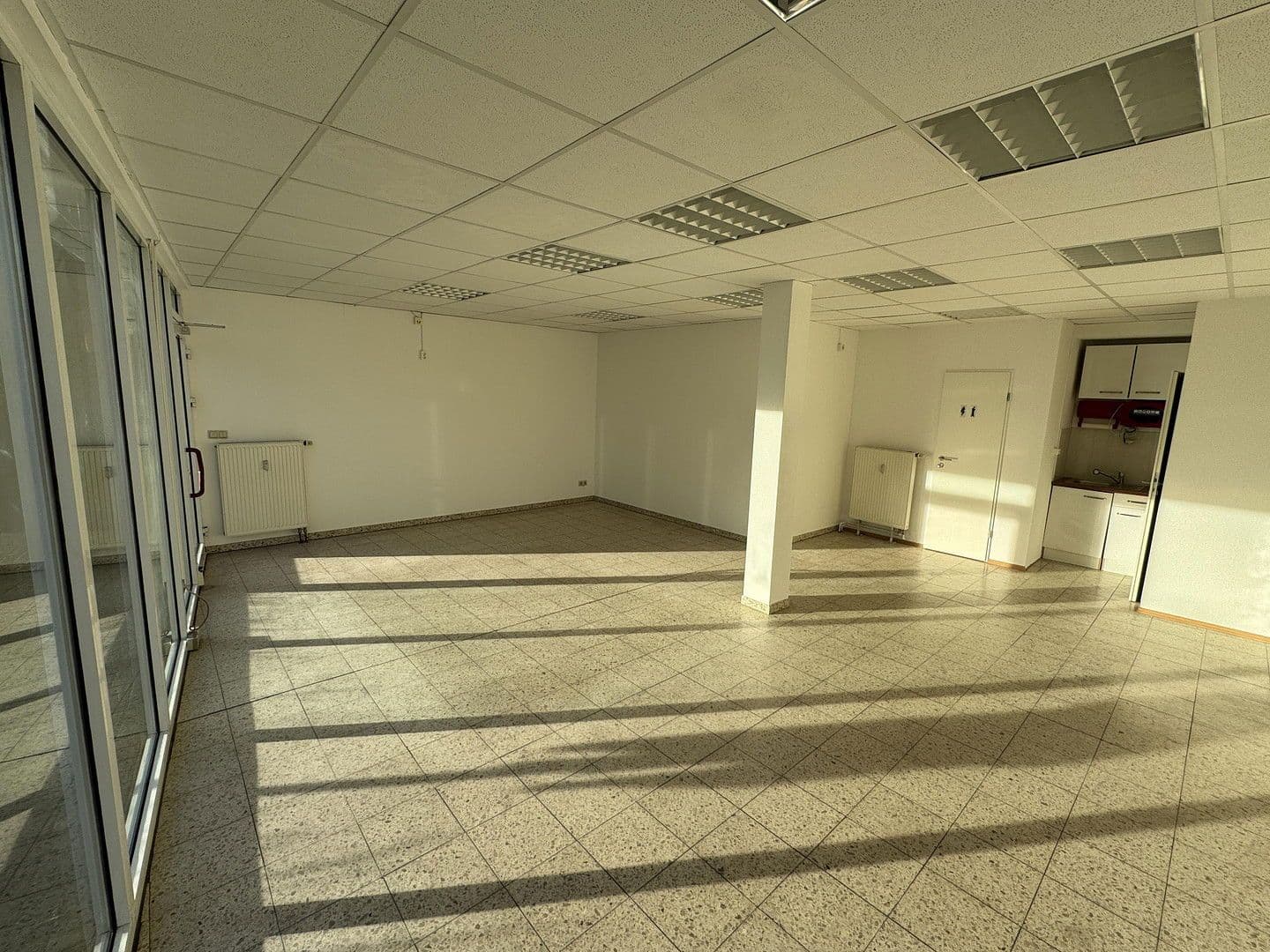 Pronájem kanceláře 52 m², Straßen 53, Bergisch Gladbach, Severní Porýní-Vestfálsko Pronájem kanceláře 52 m², Straßen 53, Bergisch Gladbach, Severní Porýní-Vestfálsko