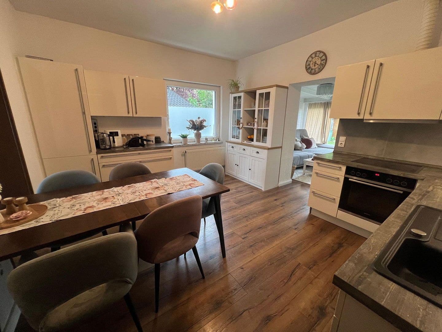 Prodej domu 210 m², pozemek 507 m², Blankenbergerstr. 87, Hennef (Sieg), Severní Porýní-Vestfálsko Prodej domu 210 m², pozemek 507 m², Blankenbergerstr. 87, Hennef (Sieg), Severní Porýní-Vestfálsko