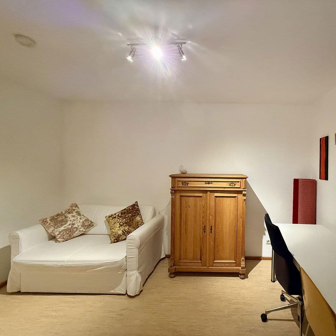 Pronájem bytu 12 m², Stuttgart, Bádensko-Württembersko Pronájem bytu 12 m², Stuttgart, Bádensko-Württembersko