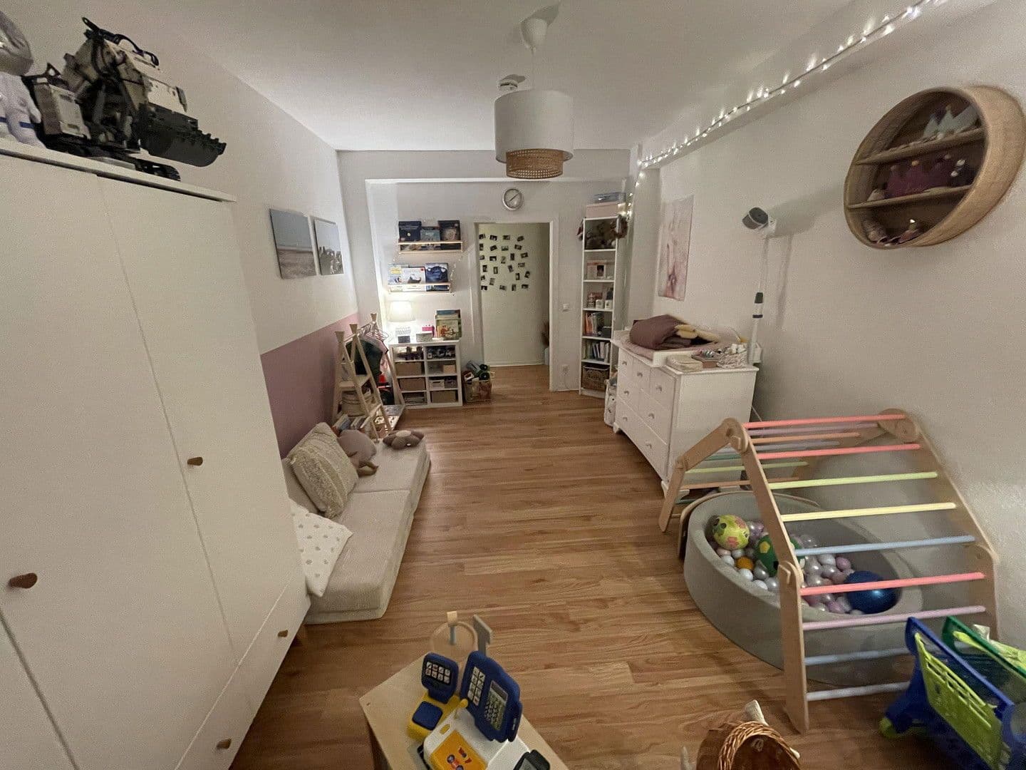 Pronájem bytu 3+1 102 m², Karl-Wilhelm-Str. 10, Karlsruhe, Bádensko-Württembersko Pronájem bytu 3+1 102 m², Karl-Wilhelm-Str. 10, Karlsruhe, Bádensko-Württembersko