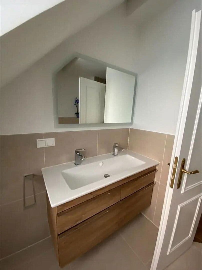 Pronájem bytu 2+1 72 m², Frankfurt am Main, Hessen Pronájem bytu 2+1 72 m², Frankfurt am Main, Hessen