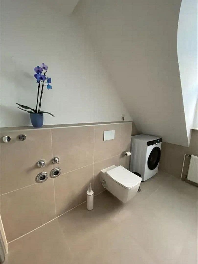 Pronájem bytu 2+1 72 m², Frankfurt am Main, Hessen Pronájem bytu 2+1 72 m², Frankfurt am Main, Hessen