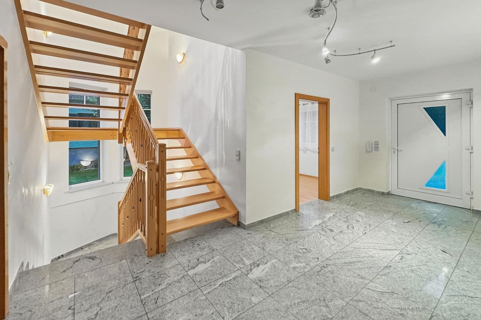 Prodej domu 204 m², pozemek 1.416 m², Günstalstrasse 29, Lockenhaus, Hradsko Prodej domu 204 m², pozemek 1.416 m², Günstalstrasse 29, Lockenhaus, Hradsko