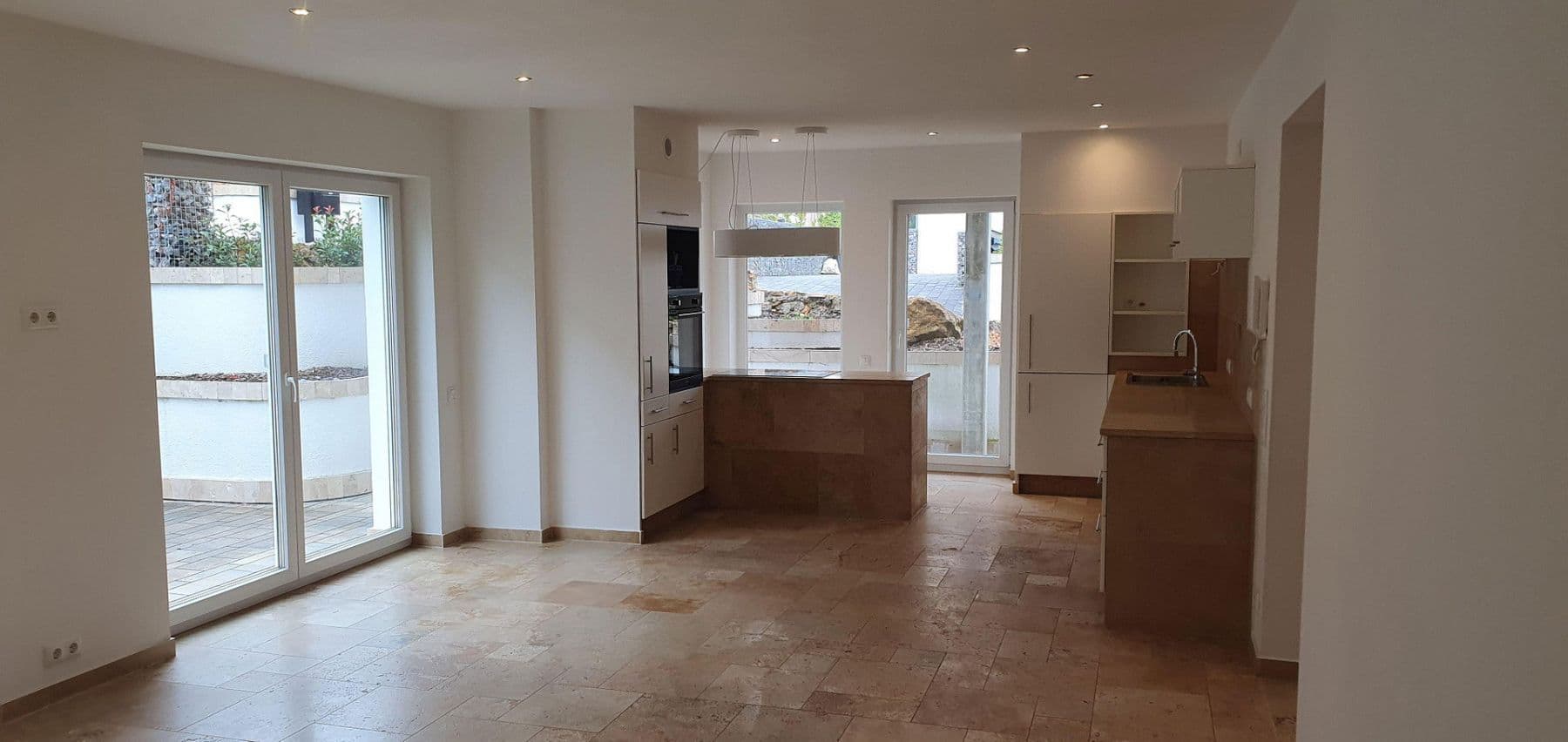 Pronájem domu 155 m², pozemek 300 m², Am kollergang 4, Nittendorf, Bavorsko Pronájem domu 155 m², pozemek 300 m², Am kollergang 4, Nittendorf, Bavorsko