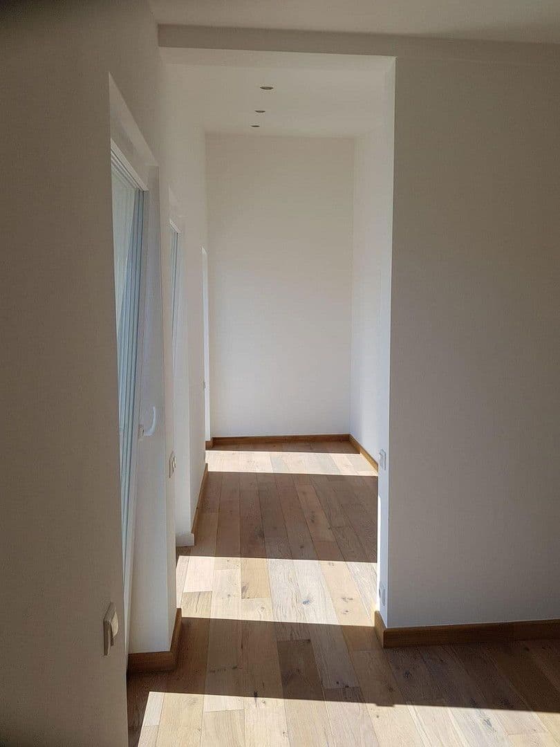 Pronájem domu 155 m², pozemek 300 m², Am kollergang 4, Nittendorf, Bavorsko Pronájem domu 155 m², pozemek 300 m², Am kollergang 4, Nittendorf, Bavorsko