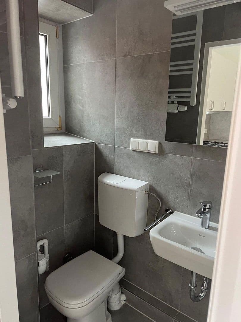 Pronájem bytu 1+1 39 m², Höhenstraße 32, Frankfurt am Main, Hessen Pronájem bytu 1+1 39 m², Höhenstraße 32, Frankfurt am Main, Hessen