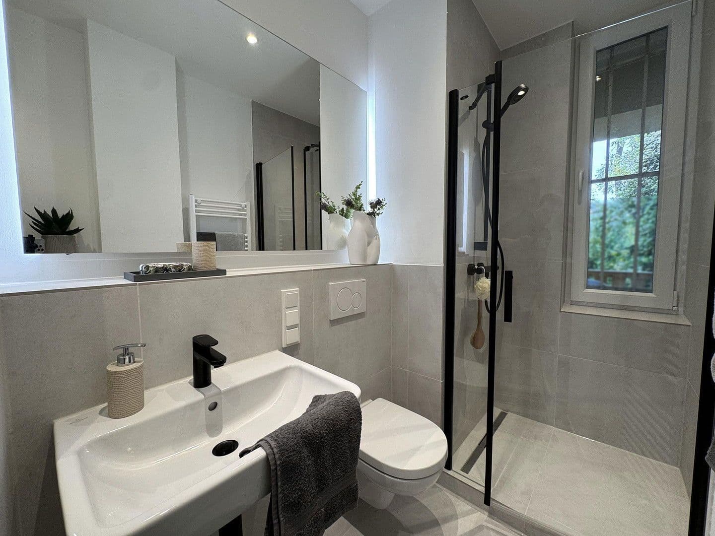 Prodej bytu 3+1 65 m², Köln, Severní Porýní-Vestfálsko Prodej bytu 3+1 65 m², Köln, Severní Porýní-Vestfálsko