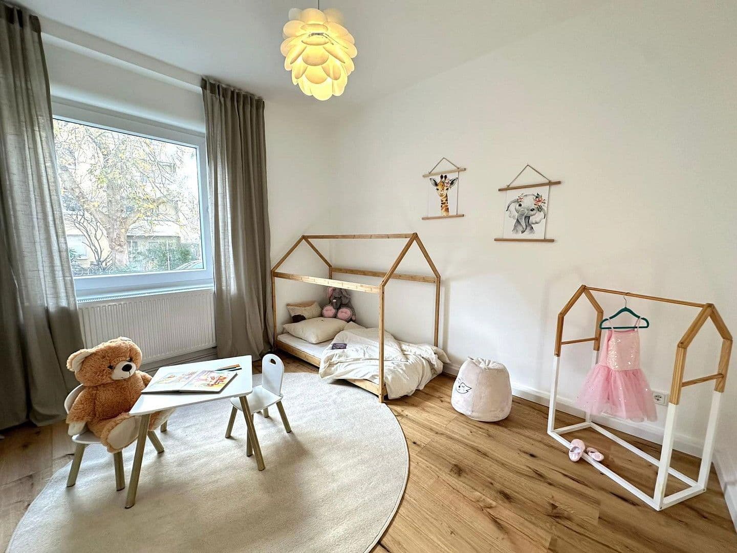 Prodej bytu 3+1 65 m², Köln, Severní Porýní-Vestfálsko Prodej bytu 3+1 65 m², Köln, Severní Porýní-Vestfálsko