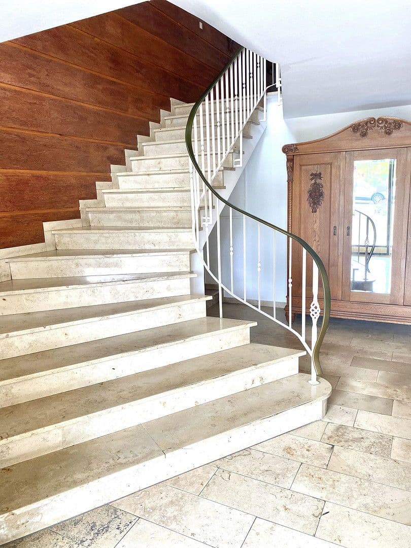 Prodej nebytového prostoru 1.445 m², Bad Soden-Salmünster, Hessen Prodej nebytového prostoru 1.445 m², Bad Soden-Salmünster, Hessen