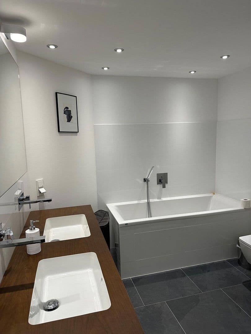 Prodej bytu 4+1 142 m², Berlin, Berlín Prodej bytu 4+1 142 m², Berlin, Berlín