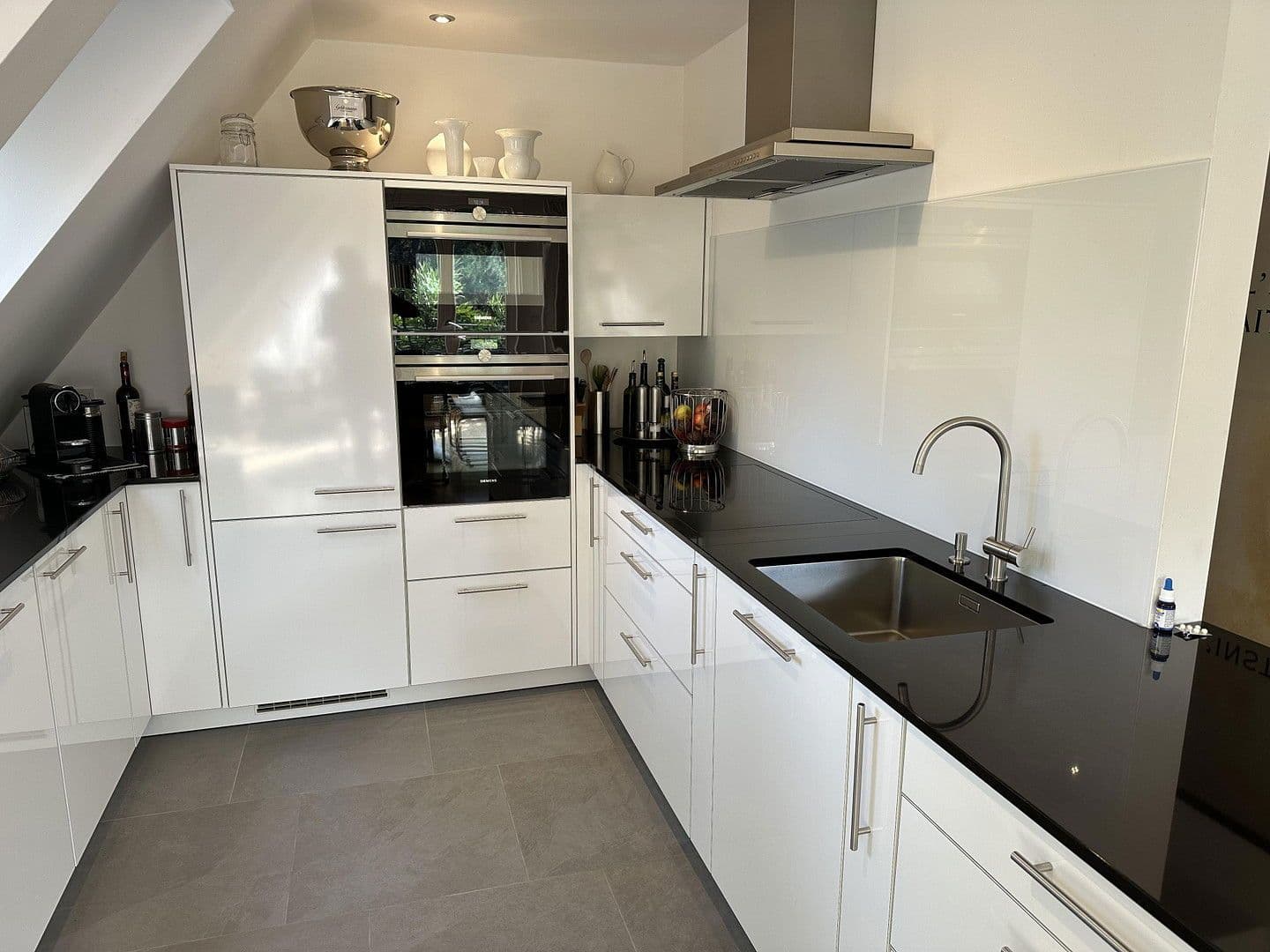 Prodej bytu 4+1 142 m², Berlin, Berlín Prodej bytu 4+1 142 m², Berlin, Berlín