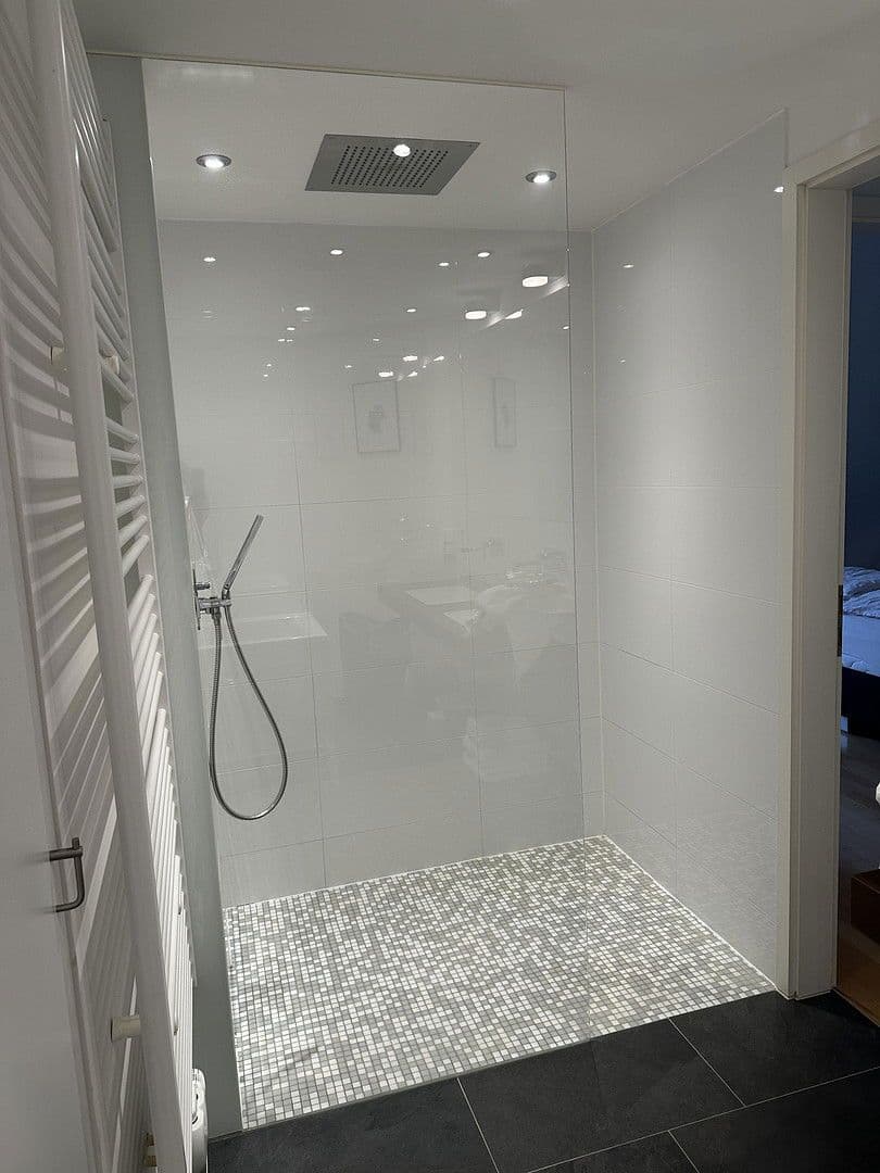 Prodej bytu 4+1 142 m², Berlin, Berlín Prodej bytu 4+1 142 m², Berlin, Berlín