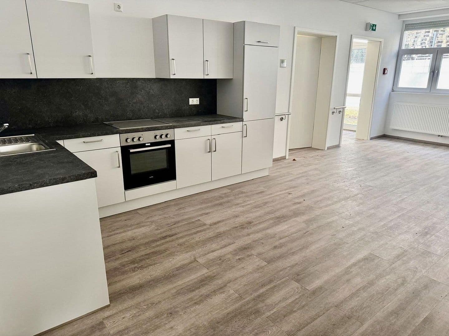 Prodej domu 7.645 m², pozemek 10.000 m², Nidda, Hessen Prodej domu 7.645 m², pozemek 10.000 m², Nidda, Hessen