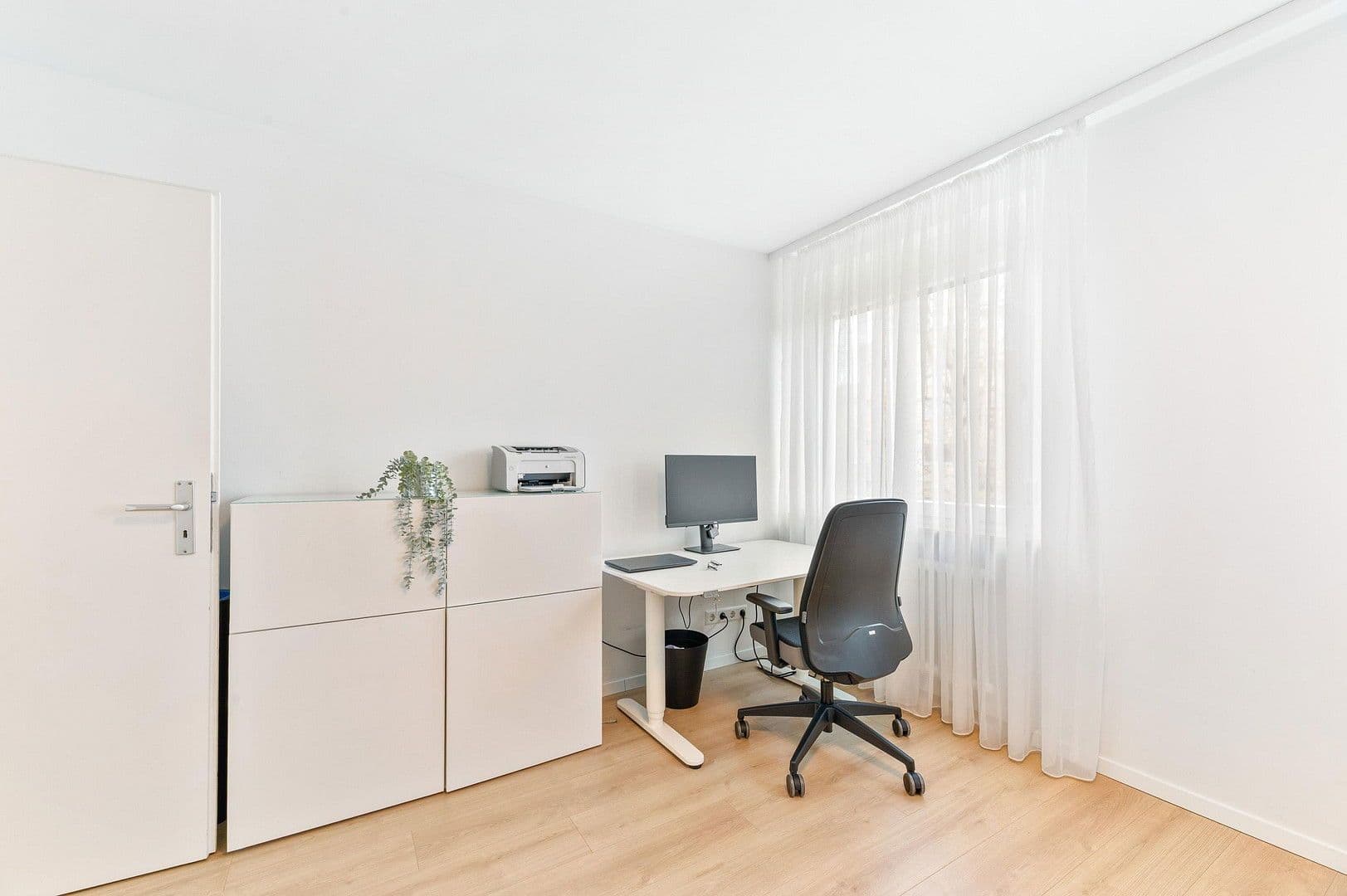 Prodej bytu 3+1 77 m², Mühlhaldenstraße, Stuttgart, Bádensko-Württembersko Prodej bytu 3+1 77 m², Mühlhaldenstraße, Stuttgart, Bádensko-Württembersko