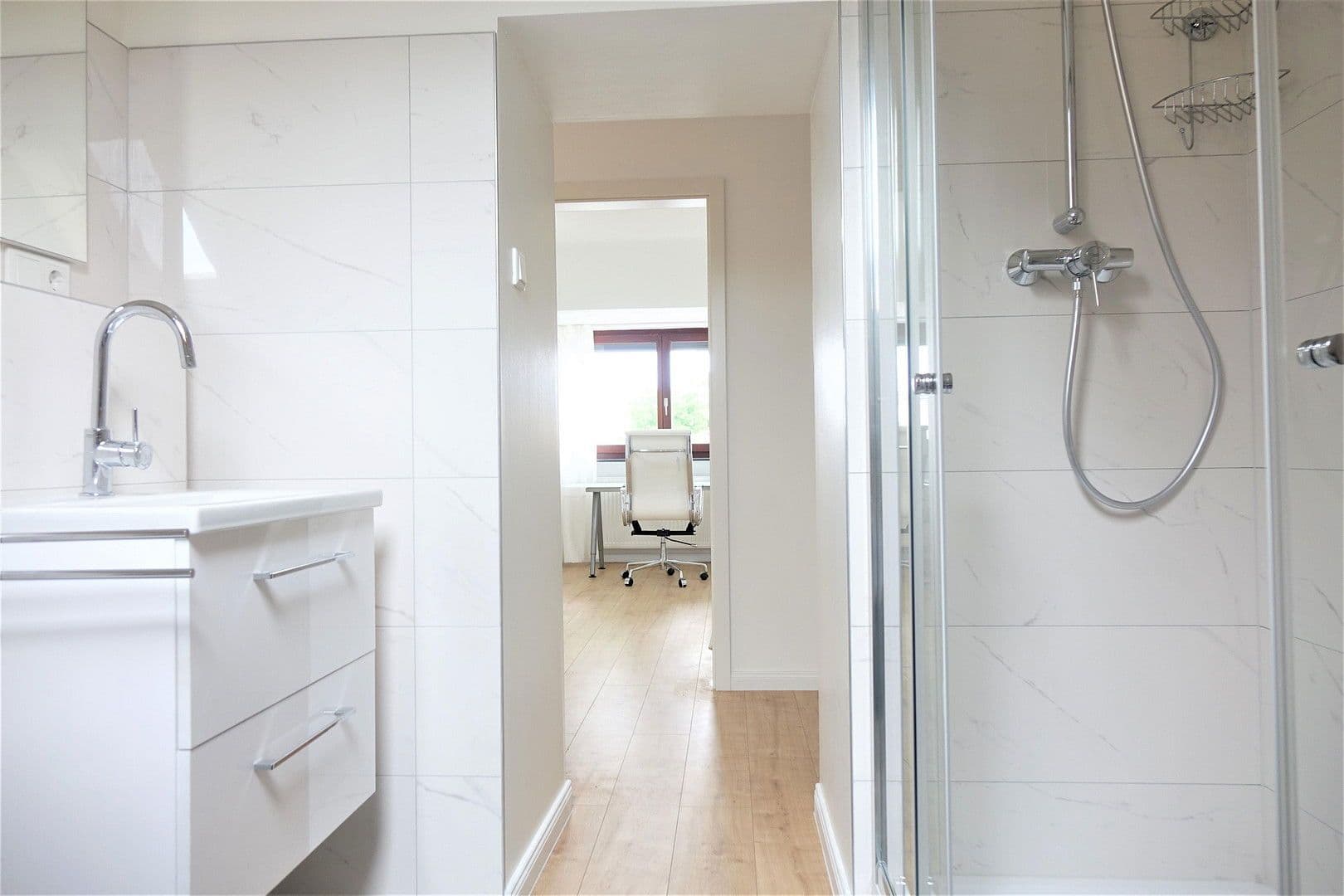 Pronájem bytu 3+1 85 m², Herzogenriedstraße 23, Mannheim, Bádensko-Württembersko Pronájem bytu 3+1 85 m², Herzogenriedstraße 23, Mannheim, Bádensko-Württembersko