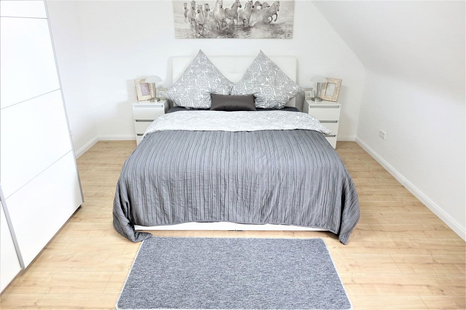 Pronájem bytu 3+1 85 m², Herzogenriedstraße 23, Mannheim, Bádensko-Württembersko Pronájem bytu 3+1 85 m², Herzogenriedstraße 23, Mannheim, Bádensko-Württembersko