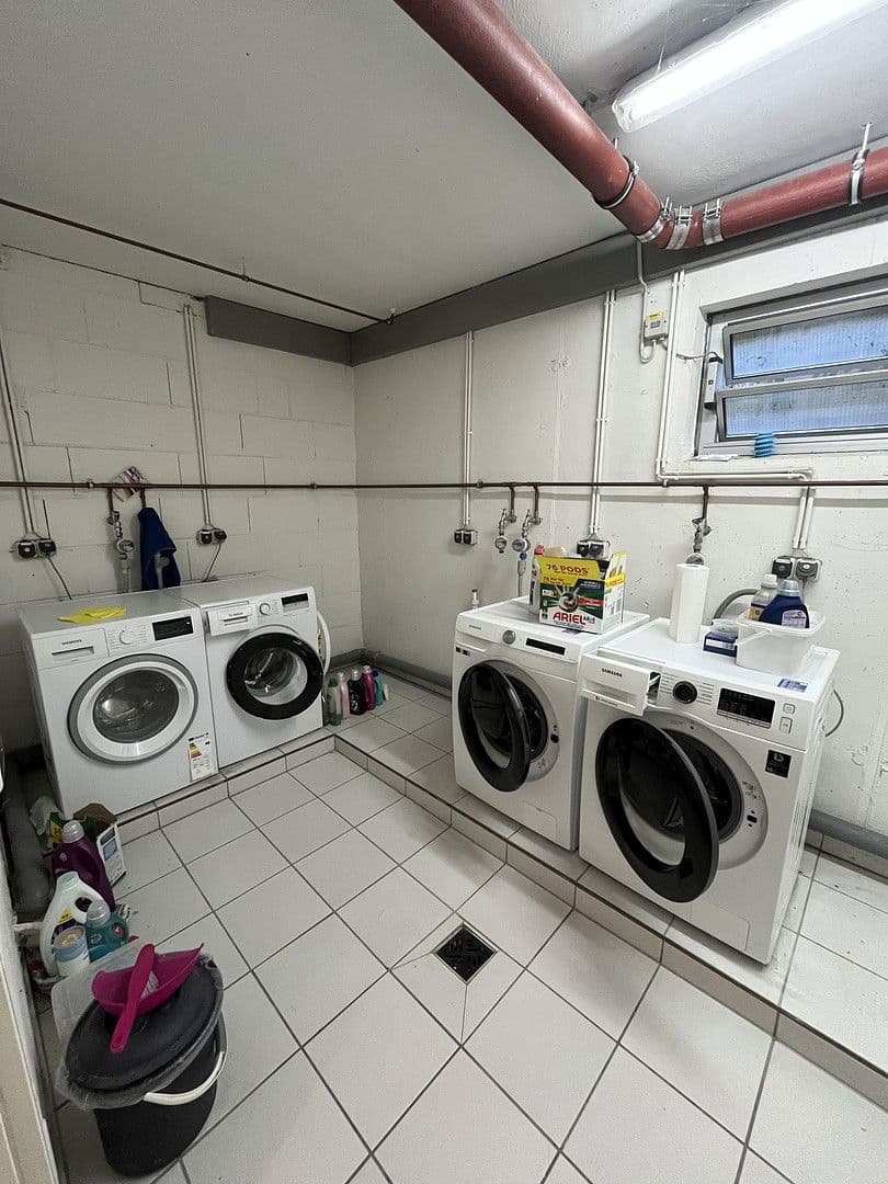 Pronájem bytu 2+1 65 m², Schongauerstraße 3, Wiesbaden, Hessen Pronájem bytu 2+1 65 m², Schongauerstraße 3, Wiesbaden, Hessen