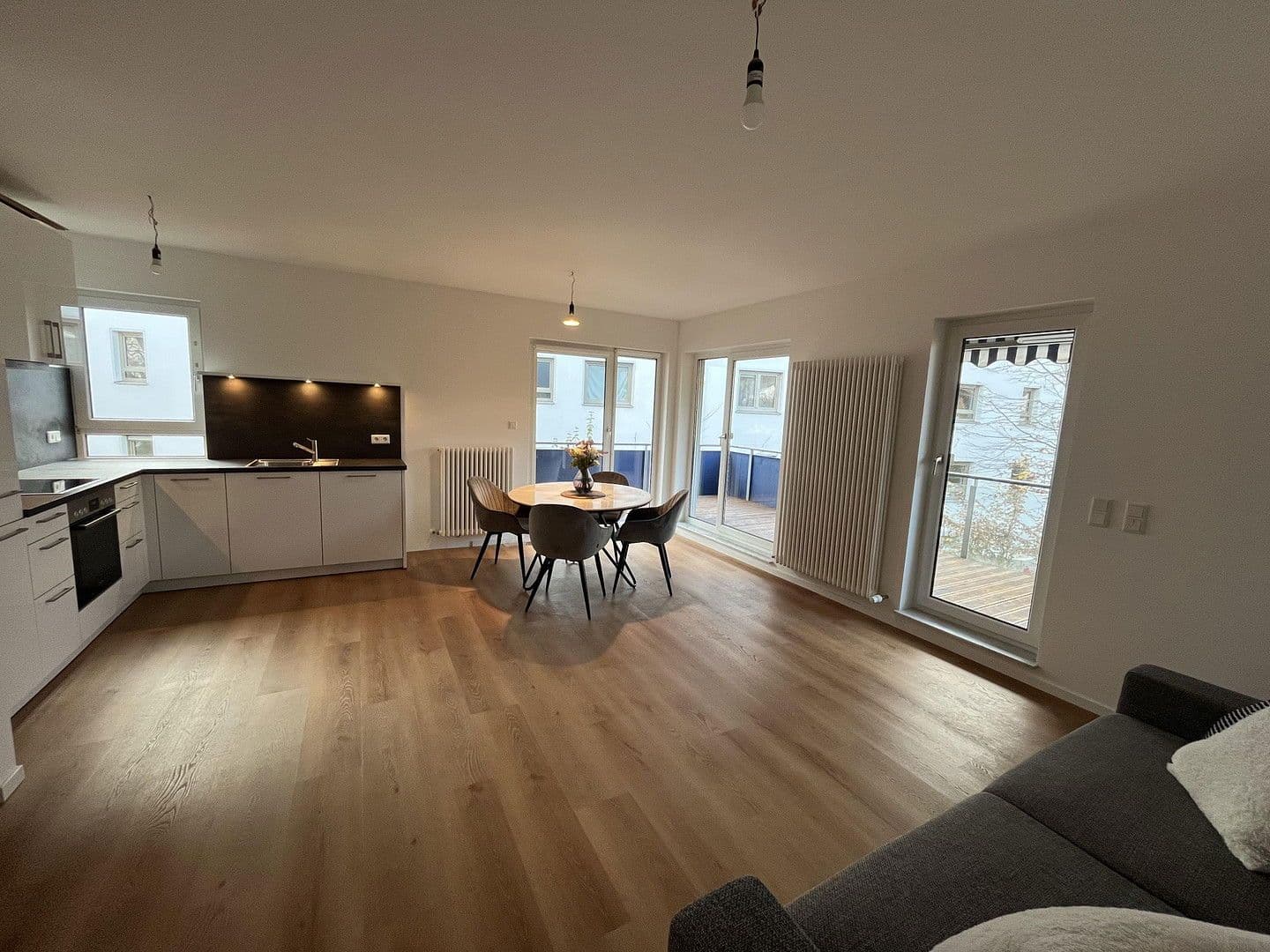 Pronájem bytu 2+1 65 m², Schongauerstraße 3, Wiesbaden, Hessen Pronájem bytu 2+1 65 m², Schongauerstraße 3, Wiesbaden, Hessen
