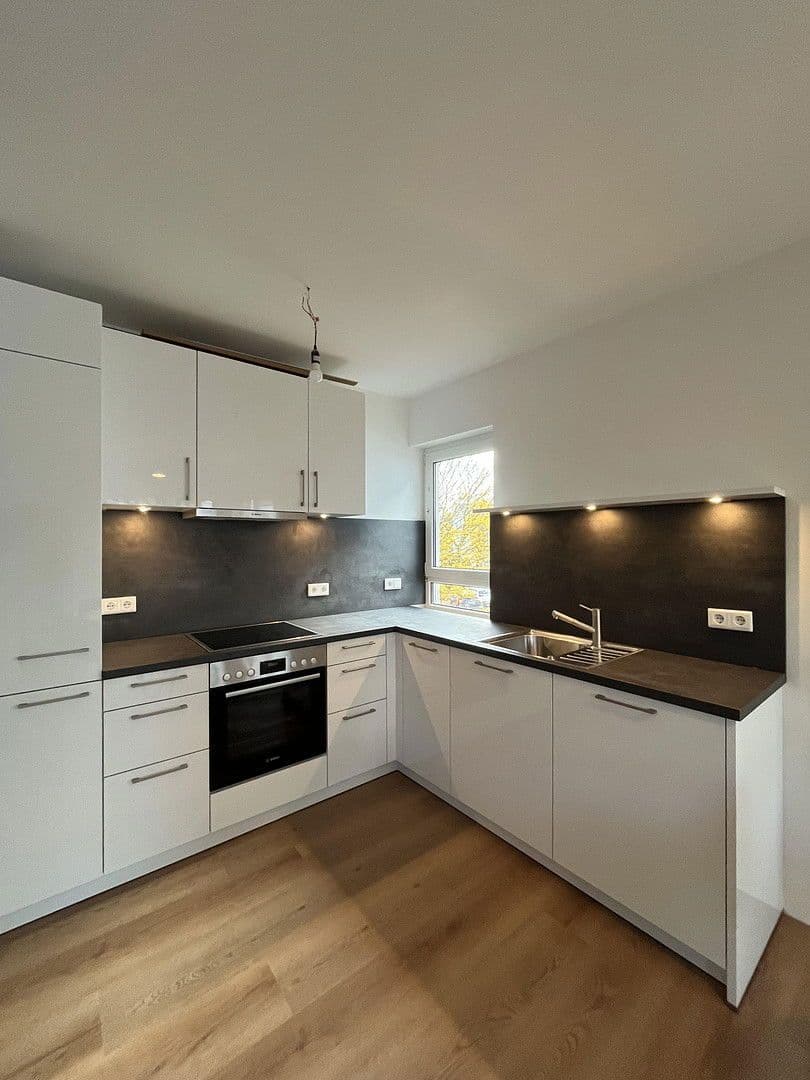 Pronájem bytu 2+1 65 m², Schongauerstraße 3, Wiesbaden, Hessen Pronájem bytu 2+1 65 m², Schongauerstraße 3, Wiesbaden, Hessen