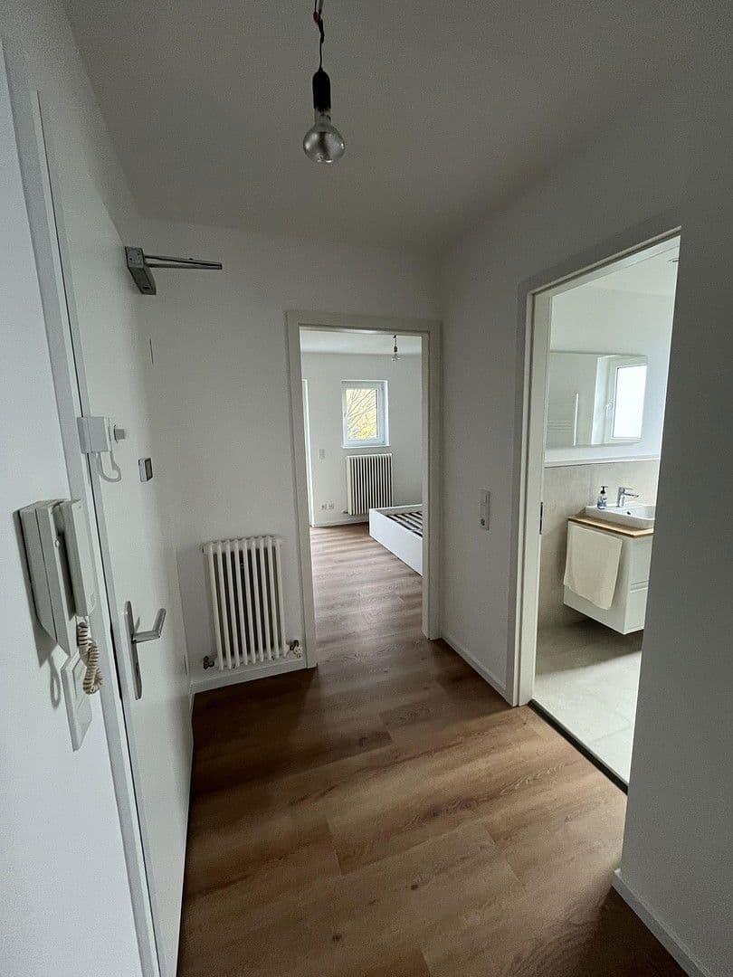 Pronájem bytu 2+1 65 m², Schongauerstraße 3, Wiesbaden, Hessen Pronájem bytu 2+1 65 m², Schongauerstraße 3, Wiesbaden, Hessen