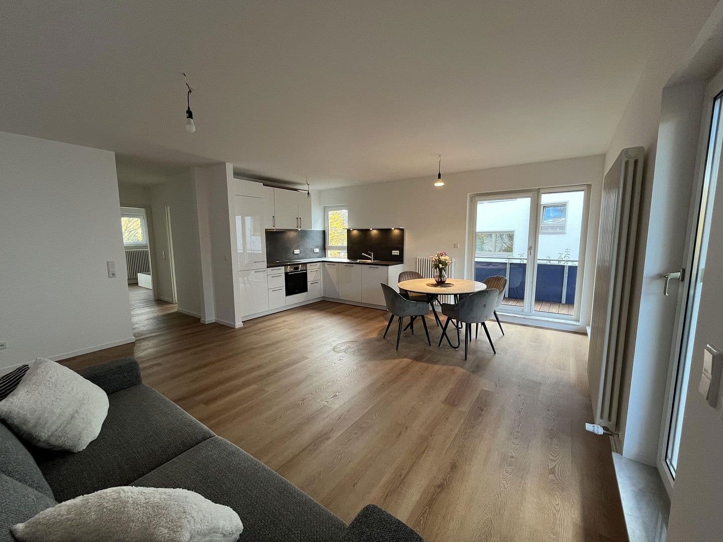 Pronájem bytu 2+1 65 m², Schongauerstraße 3, Wiesbaden, Hessen Pronájem bytu 2+1 65 m², Schongauerstraße 3, Wiesbaden, Hessen