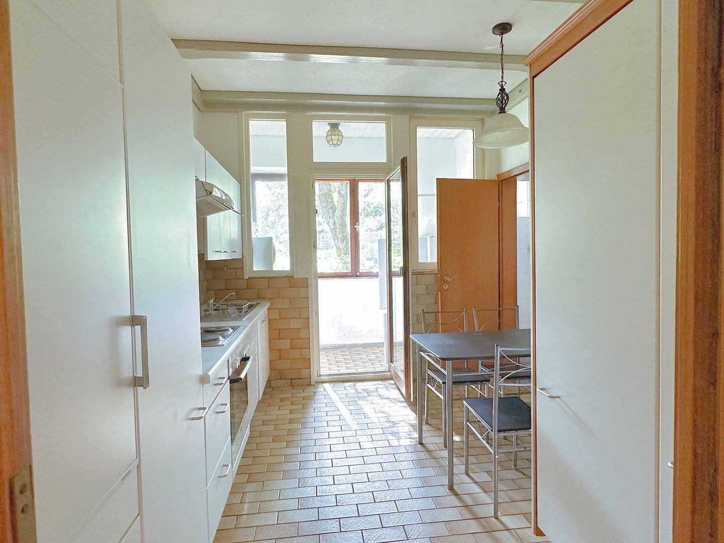 Pronájem bytu 3+1 88 m², Hebbelstraße 1, Stuttgart, Bádensko-Württembersko Pronájem bytu 3+1 88 m², Hebbelstraße 1, Stuttgart, Bádensko-Württembersko