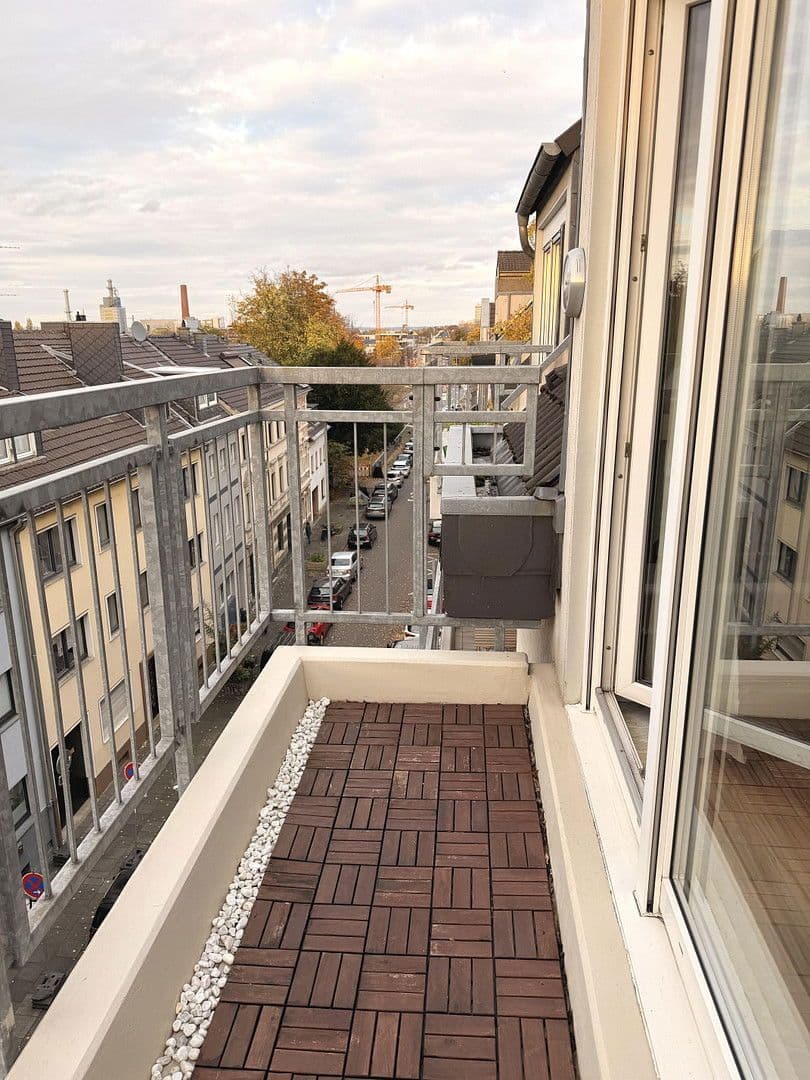 Prodej bytu 3+1 77 m², Bonn, Severní Porýní-Vestfálsko Prodej bytu 3+1 77 m², Bonn, Severní Porýní-Vestfálsko