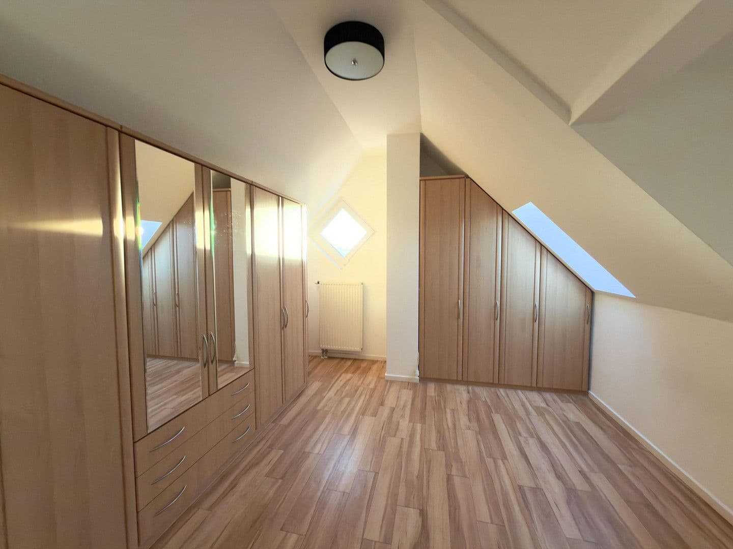 Prodej bytu 3+1 77 m², Bonn, Severní Porýní-Vestfálsko Prodej bytu 3+1 77 m², Bonn, Severní Porýní-Vestfálsko