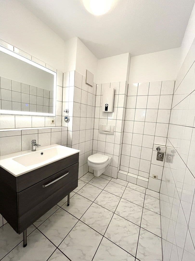 Prodej bytu 3+1 77 m², Bonn, Severní Porýní-Vestfálsko Prodej bytu 3+1 77 m², Bonn, Severní Porýní-Vestfálsko