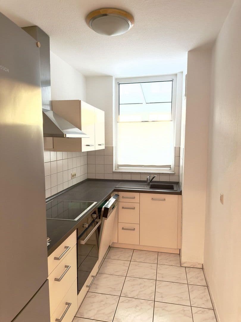 Prodej bytu 3+1 77 m², Bonn, Severní Porýní-Vestfálsko Prodej bytu 3+1 77 m², Bonn, Severní Porýní-Vestfálsko