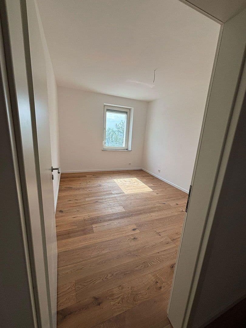 Pronájem bytu 3+1 70 m², Zabergäustr. 97, Stuttgart, Bádensko-Württembersko Pronájem bytu 3+1 70 m², Zabergäustr. 97, Stuttgart, Bádensko-Württembersko