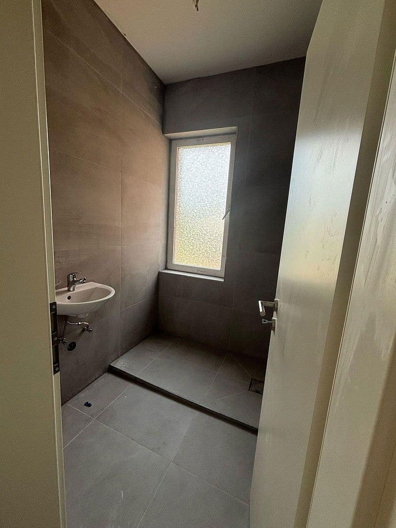 Pronájem bytu 3+1 70 m², Zabergäustr. 97, Stuttgart, Bádensko-Württembersko Pronájem bytu 3+1 70 m², Zabergäustr. 97, Stuttgart, Bádensko-Württembersko