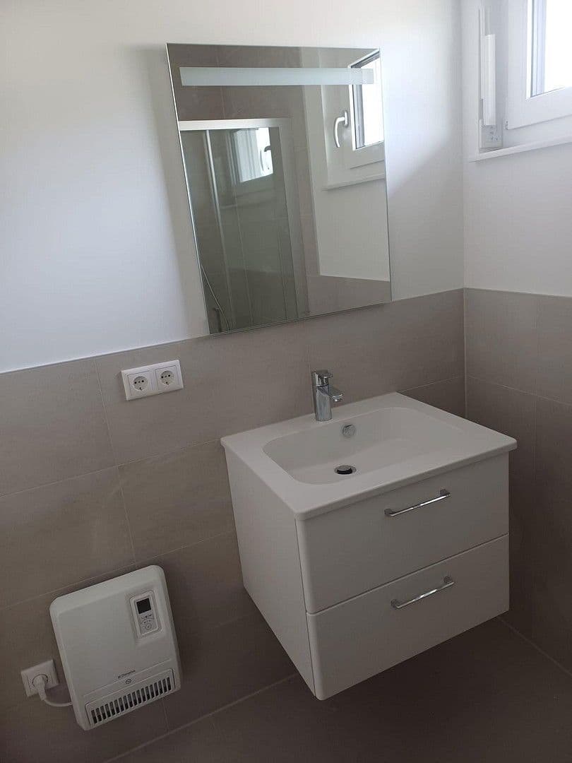 Pronájem domu 97 m², pozemek 564 m², Gerasdorf bei Wien (Oberlisse), Dolní Rakousko Pronájem domu 97 m², pozemek 564 m², Gerasdorf bei Wien (Oberlisse), Dolní Rakousko