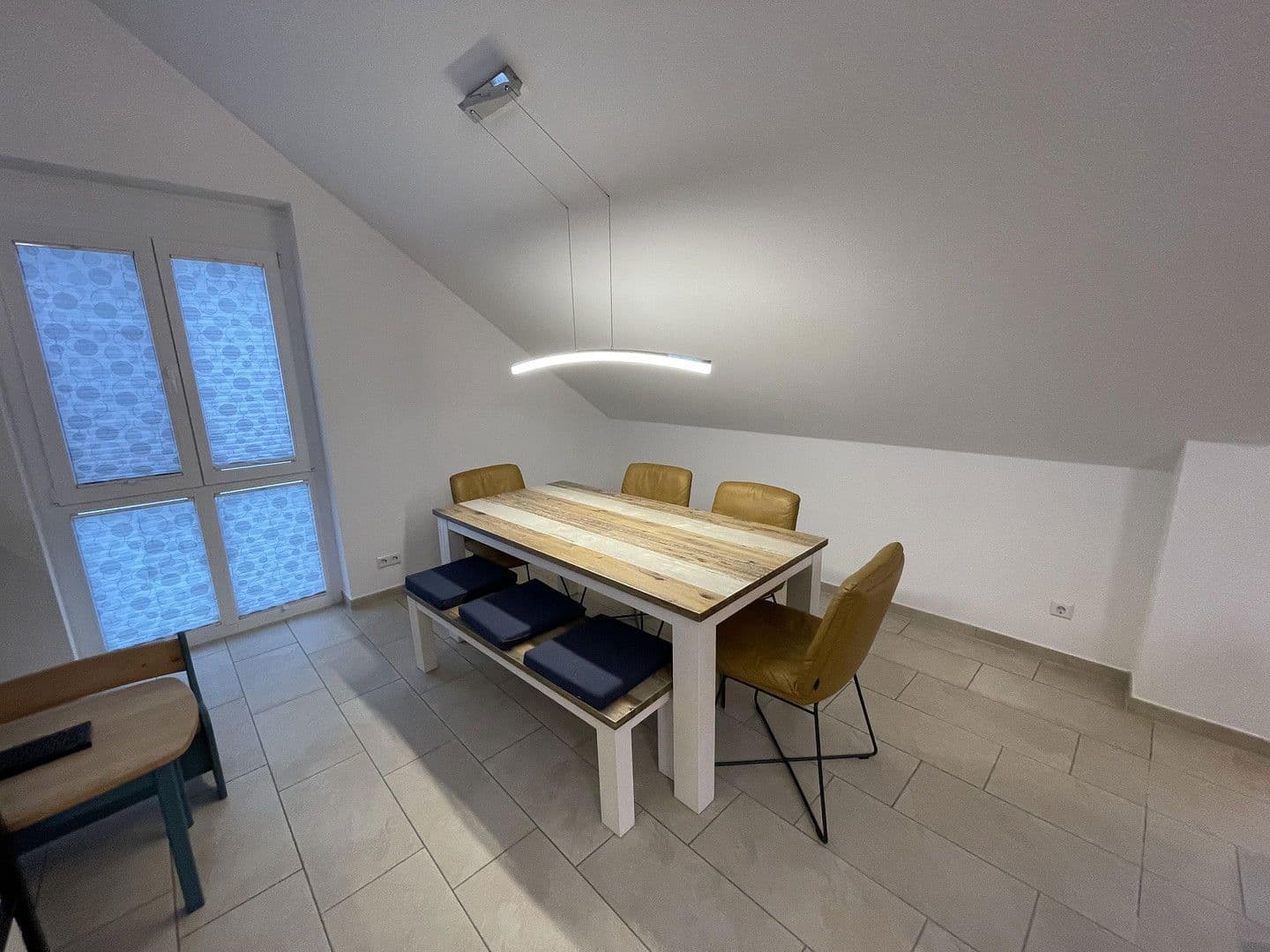 Prodej bytu 4+1 121 m², Hofgartenstraße 57, Neuenstadt am Kocher, Bádensko-Württembersko Prodej bytu 4+1 121 m², Hofgartenstraße 57, Neuenstadt am Kocher, Bádensko-Württembersko