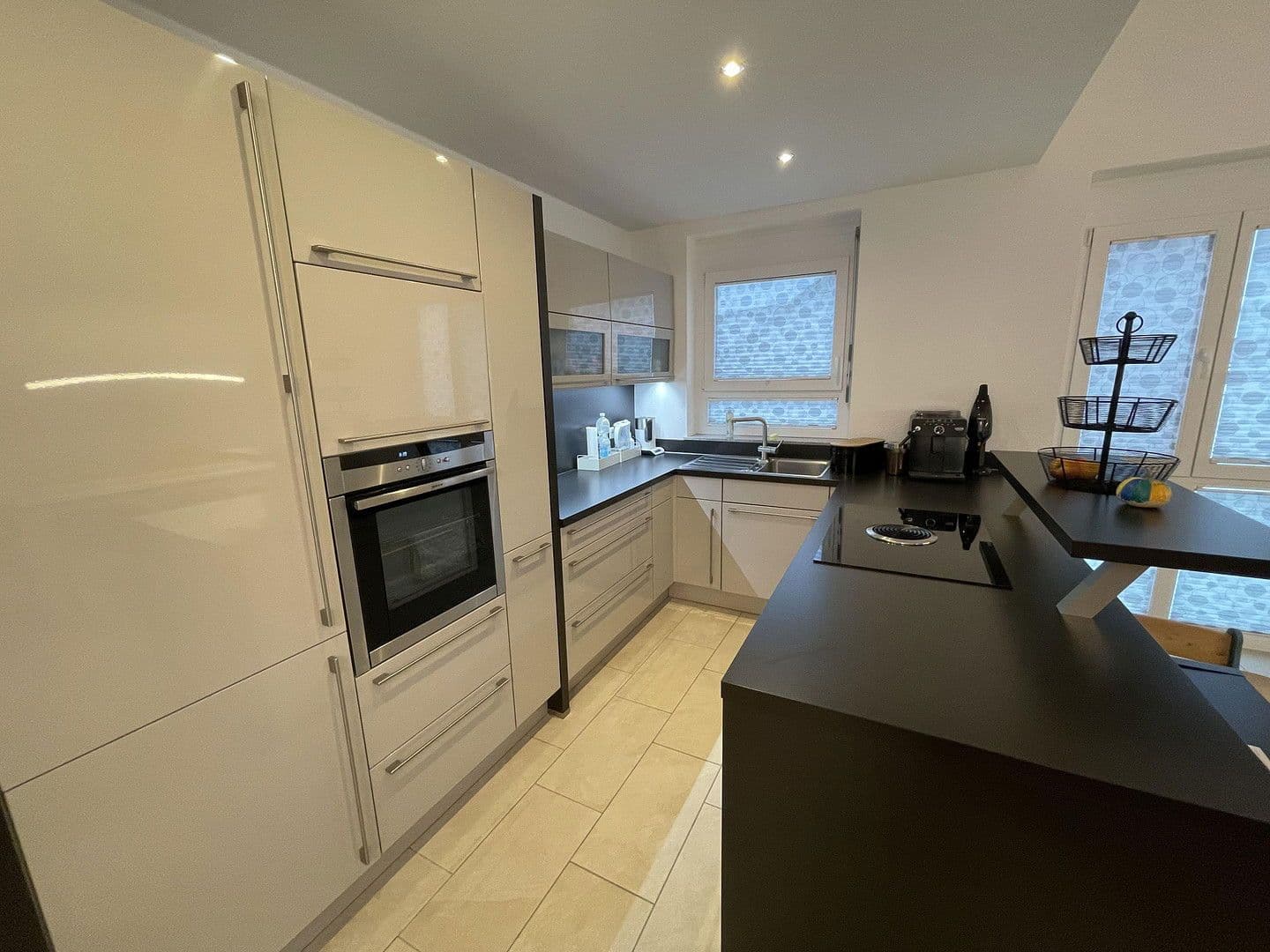 Prodej bytu 4+1 121 m², Hofgartenstraße 57, Neuenstadt am Kocher, Bádensko-Württembersko Prodej bytu 4+1 121 m², Hofgartenstraße 57, Neuenstadt am Kocher, Bádensko-Württembersko