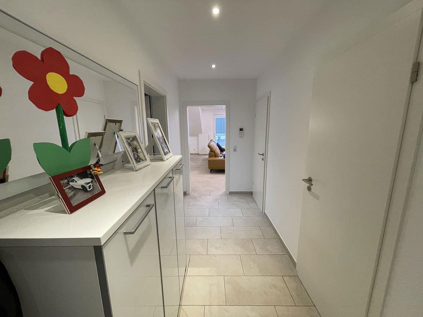 Prodej bytu 4+1 121 m², Hofgartenstraße 57, Neuenstadt am Kocher, Bádensko-Württembersko Prodej bytu 4+1 121 m², Hofgartenstraße 57, Neuenstadt am Kocher, Bádensko-Württembersko