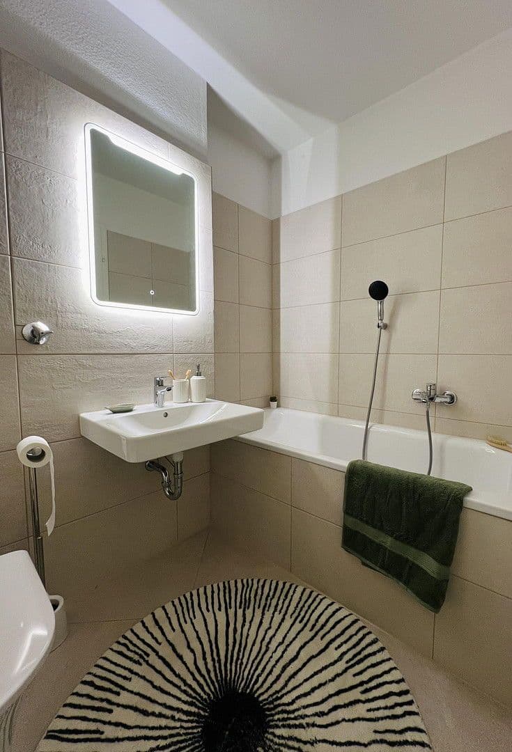 Prodej bytu 2+1 61 m², Hirschbergweg 4, Olching, Bavorsko Prodej bytu 2+1 61 m², Hirschbergweg 4, Olching, Bavorsko