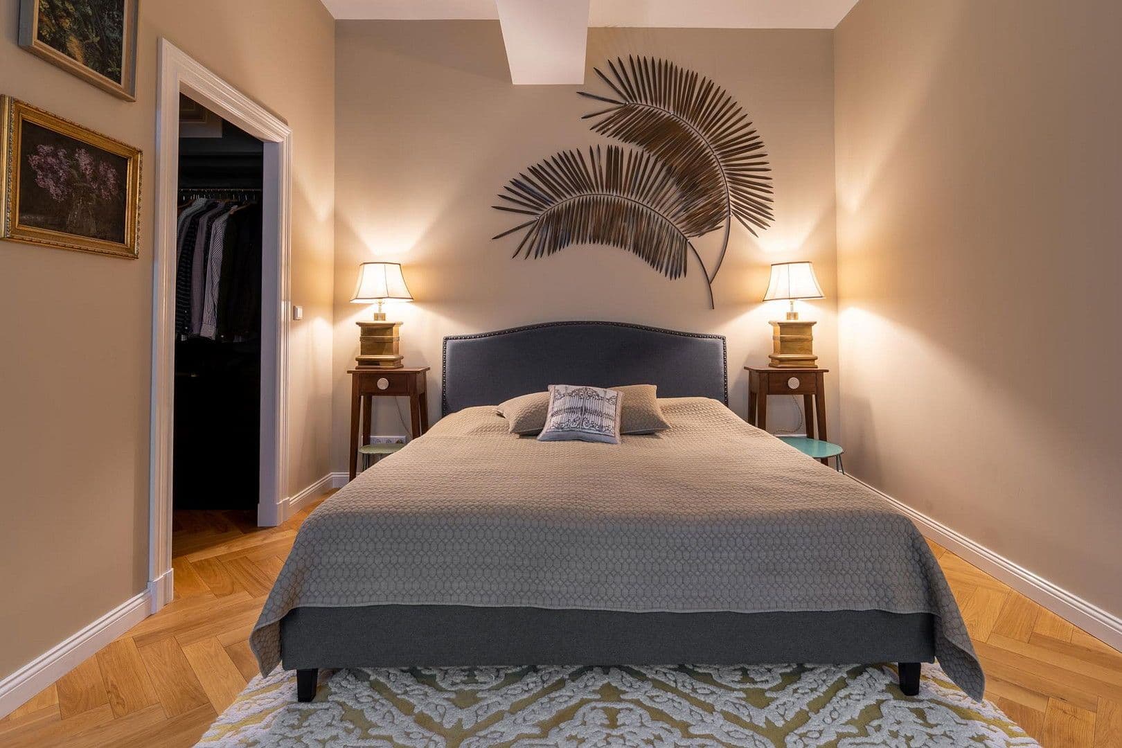 Prodej bytu 4+1 151 m², Berlin, Berlín Prodej bytu 4+1 151 m², Berlin, Berlín