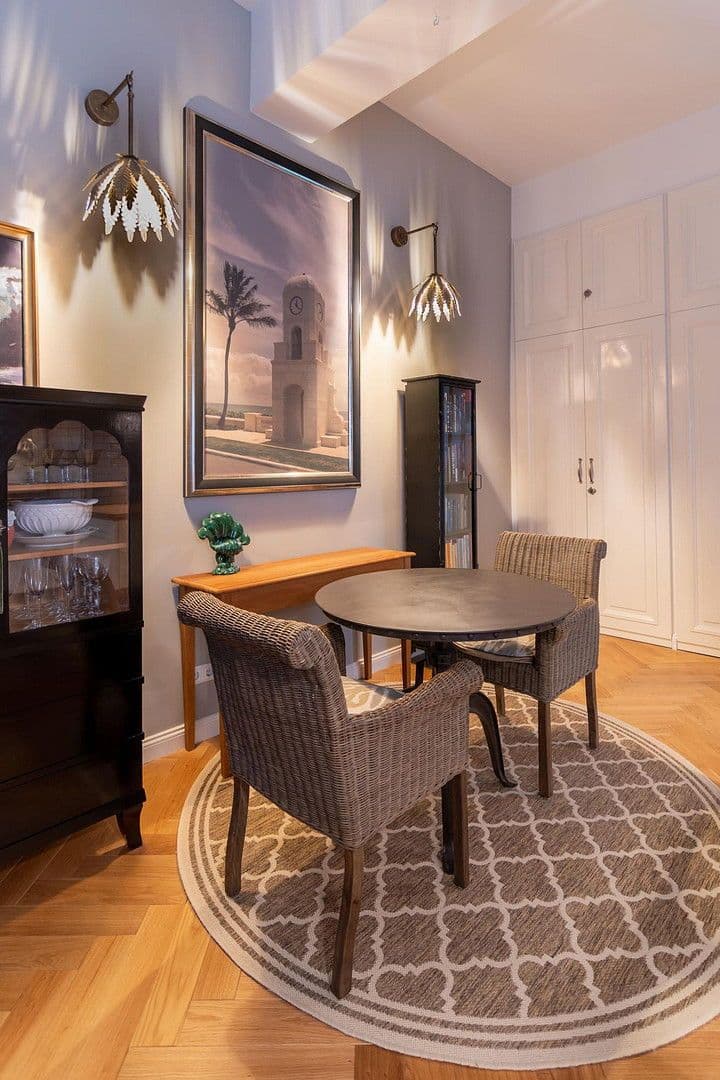 Prodej bytu 4+1 151 m², Berlin, Berlín Prodej bytu 4+1 151 m², Berlin, Berlín