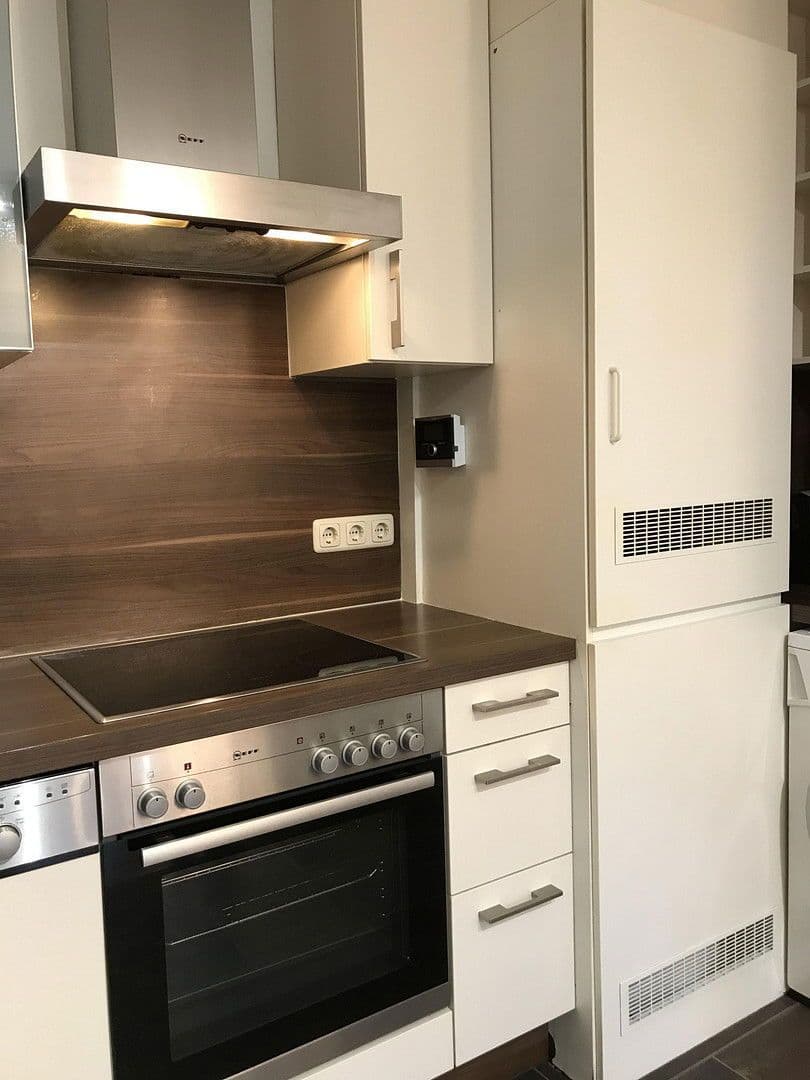 Pronájem bytu 2+1 44 m², Martin Behaim Str. 2, München, Bavorsko Pronájem bytu 2+1 44 m², Martin Behaim Str. 2, München, Bavorsko