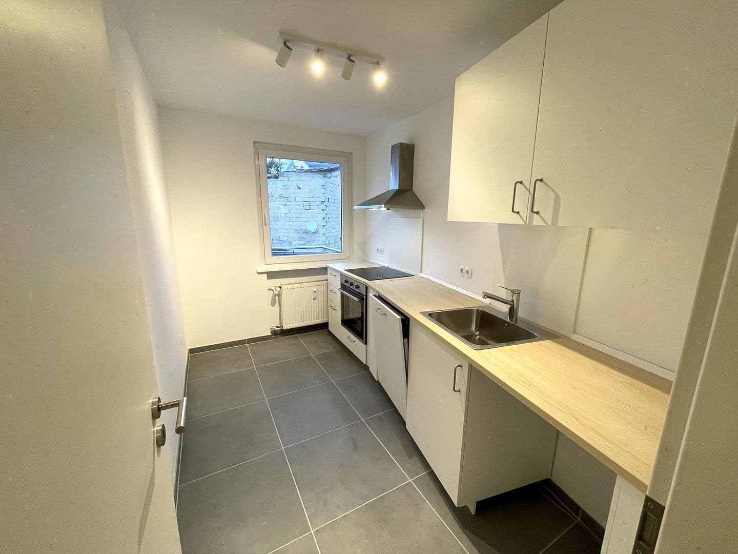 Pronájem bytu 3+1 78 m², Stadthausstrasse 9-11, Mainz, Porýní-Falc Pronájem bytu 3+1 78 m², Stadthausstrasse 9-11, Mainz, Porýní-Falc