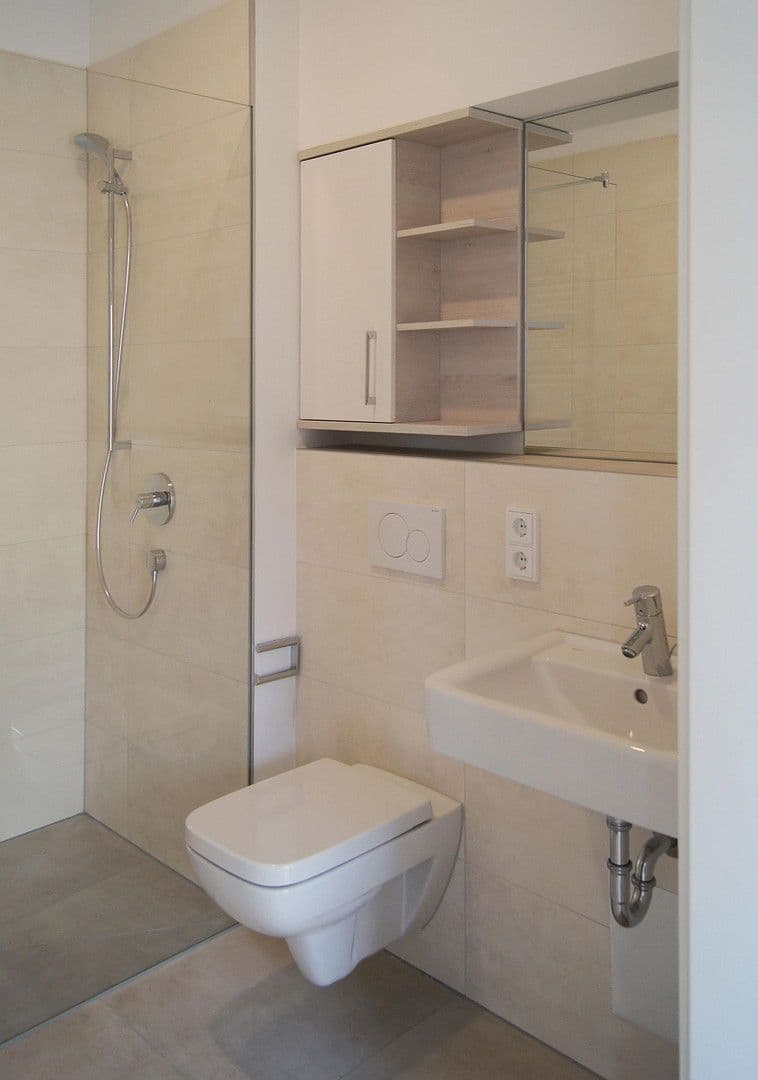 Pronájem bytu 1+1 29 m², Richard-Tauber-Straße 3, München, Bavorsko Pronájem bytu 1+1 29 m², Richard-Tauber-Straße 3, München, Bavorsko