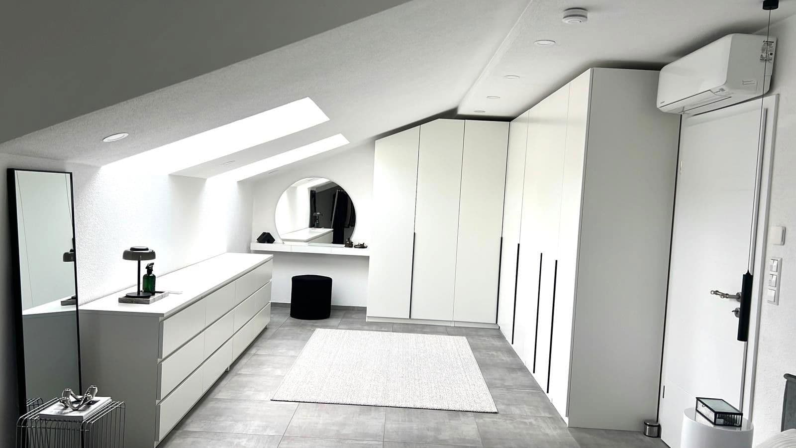 Prodej domu 194 m², pozemek 730 m², Weinstr. 47/1, Oberderdingen, Bádensko-Württembersko Prodej domu 194 m², pozemek 730 m², Weinstr. 47/1, Oberderdingen, Bádensko-Württembersko