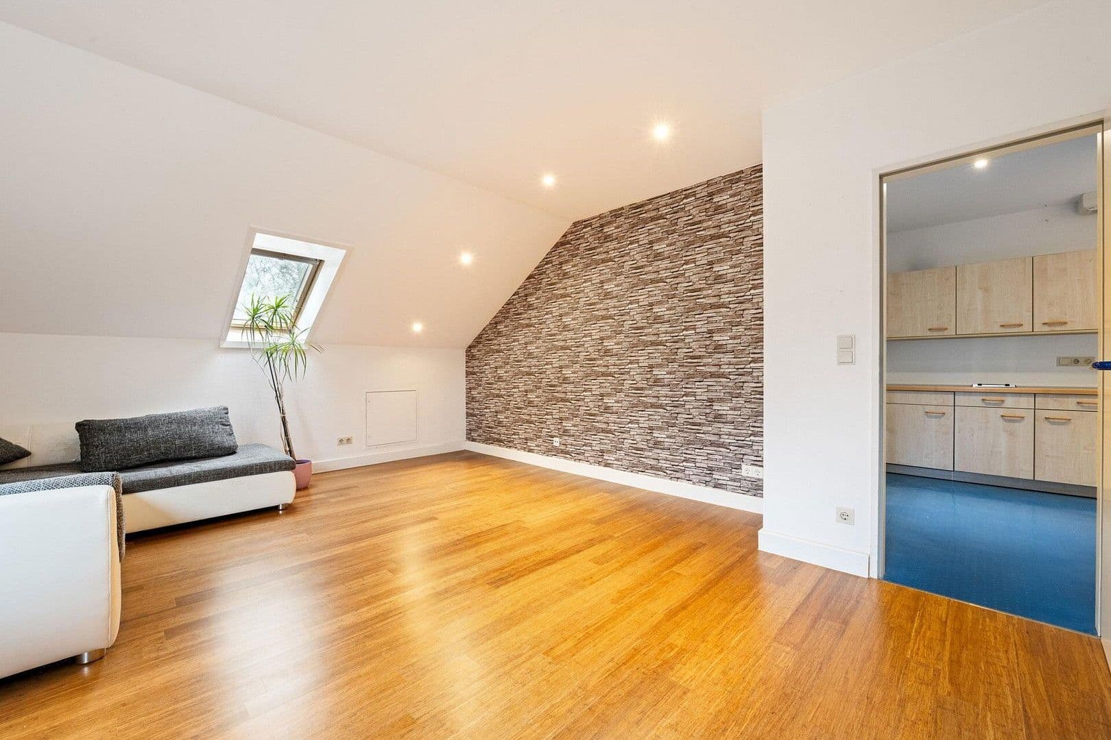 Pronájem bytu 2+1 55 m², Rögenfeld 24, Hamburg, Hamburg Pronájem bytu 2+1 55 m², Rögenfeld 24, Hamburg, Hamburg