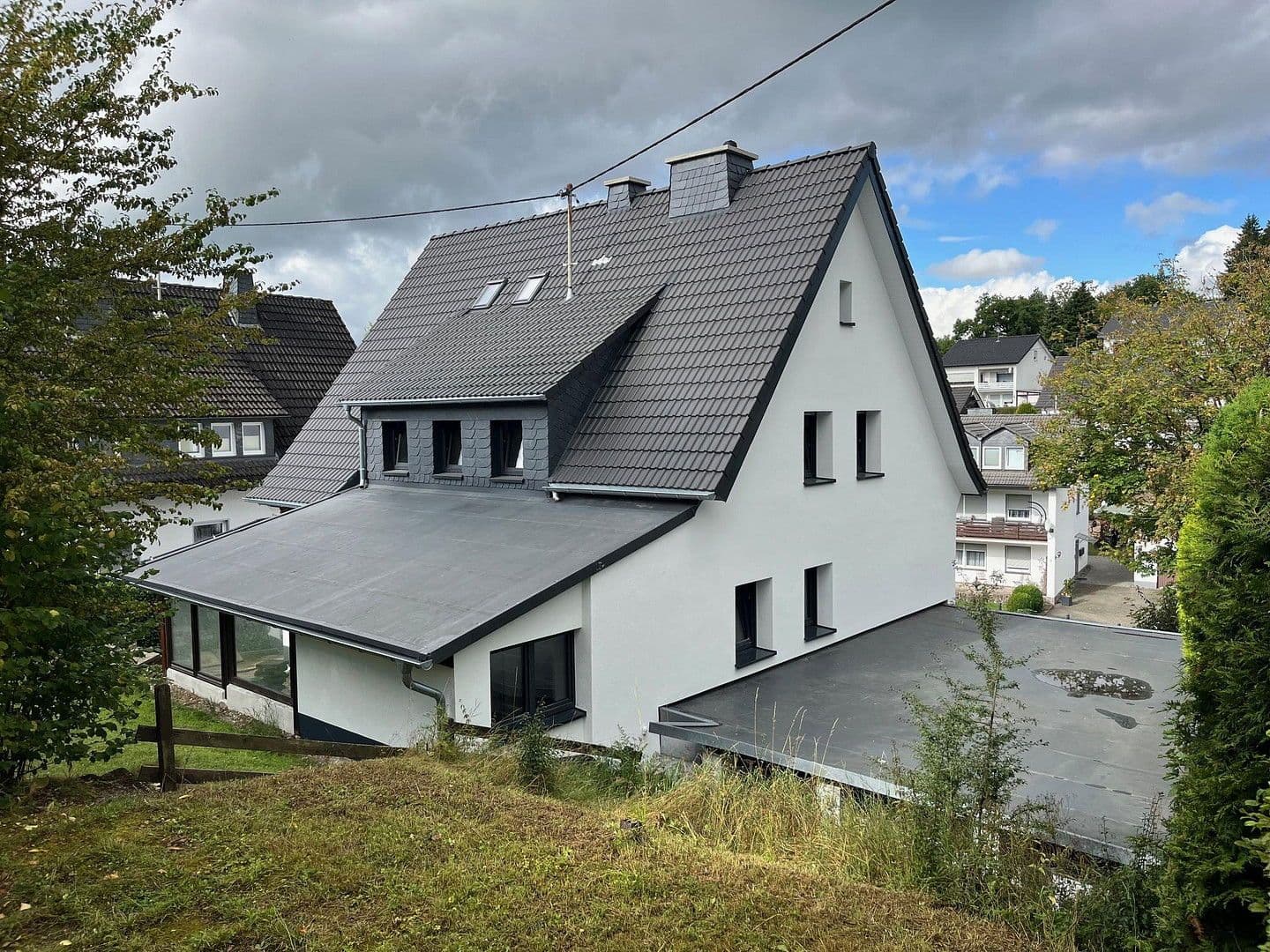 Prodej domu 255 m², pozemek 758 m², Im Gründchen 10, Kirchhundem, Severní Porýní-Vestfálsko Prodej domu 255 m², pozemek 758 m², Im Gründchen 10, Kirchhundem, Severní Porýní-Vestfálsko